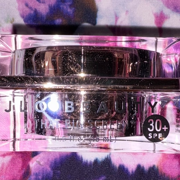 NWOB JLO BEAUTY That Big Screen 30+ SPF 0.5 fl oz/15ml Moisturizer TRAVEL SIZE - Picture 1 of 2